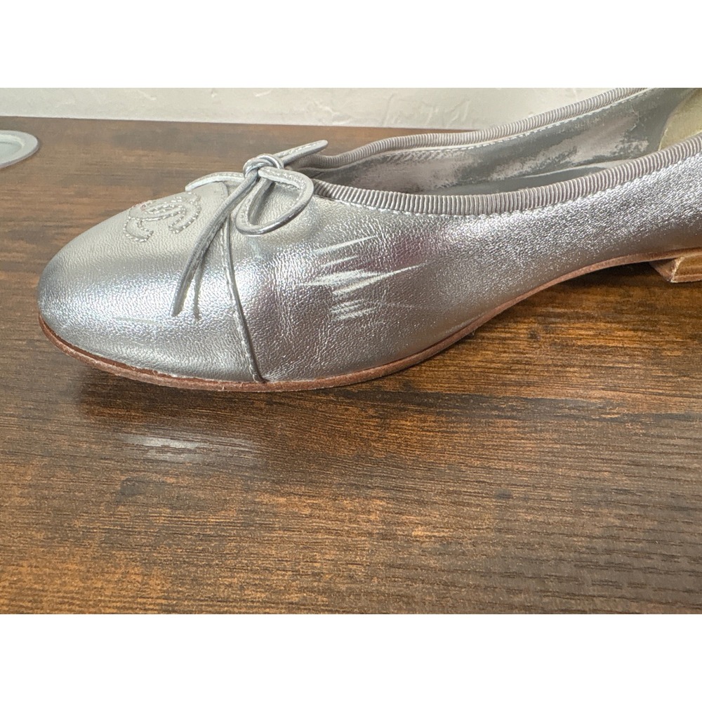 Chanel Silver Metallic Leather CC Logo Bow Ballet Flats Shoes Italy - Picture 3 of 11